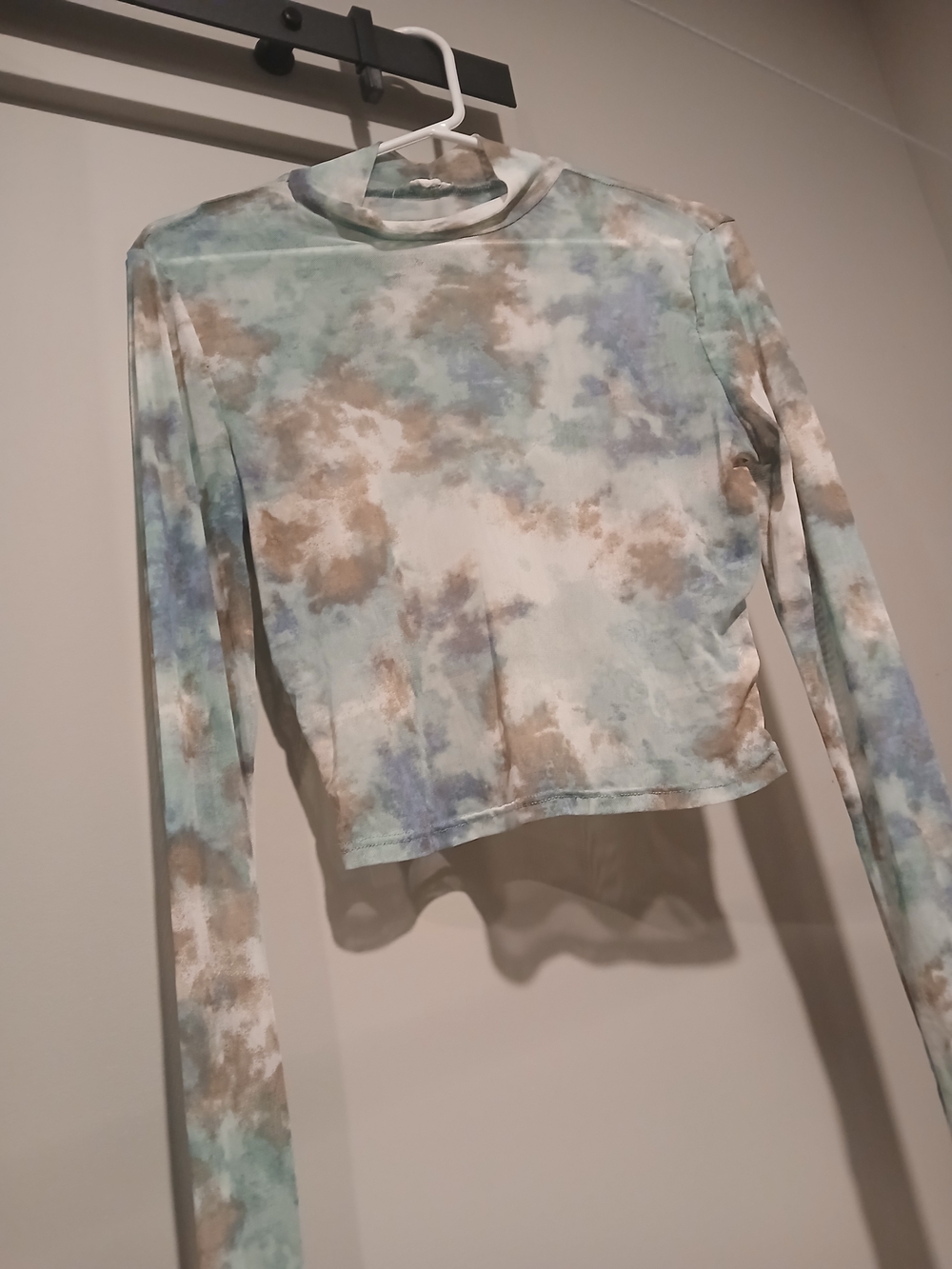 Garage Tie-Dye Long Sleeve Crop Top in Blue, Green & Brown